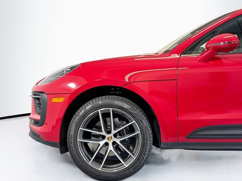 Used 2025 Porsche Macan w/ Premium Package Plus image 27