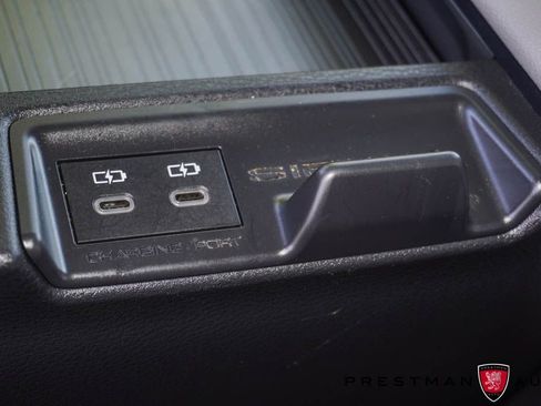 Used 2025 Toyota Sienna XLE w/ XLE Plus Package image 39