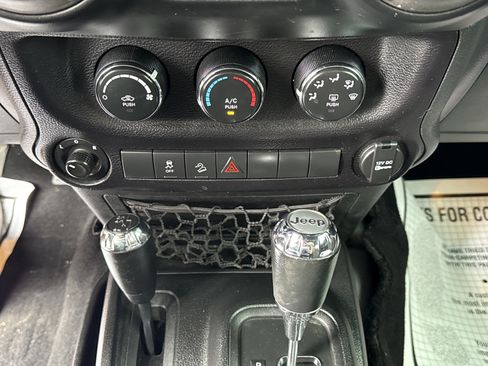 Used 2016 Jeep Wrangler Unlimited Sport w/ Quick Order Package 24S AWD/4WD image 17