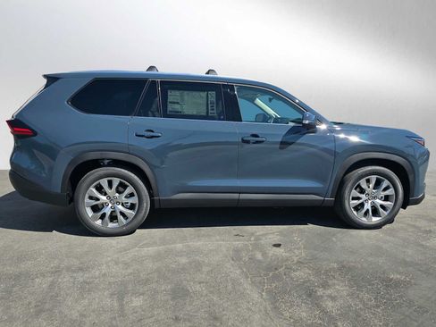 New 2026 Toyota Grand Highlander Limited image 2