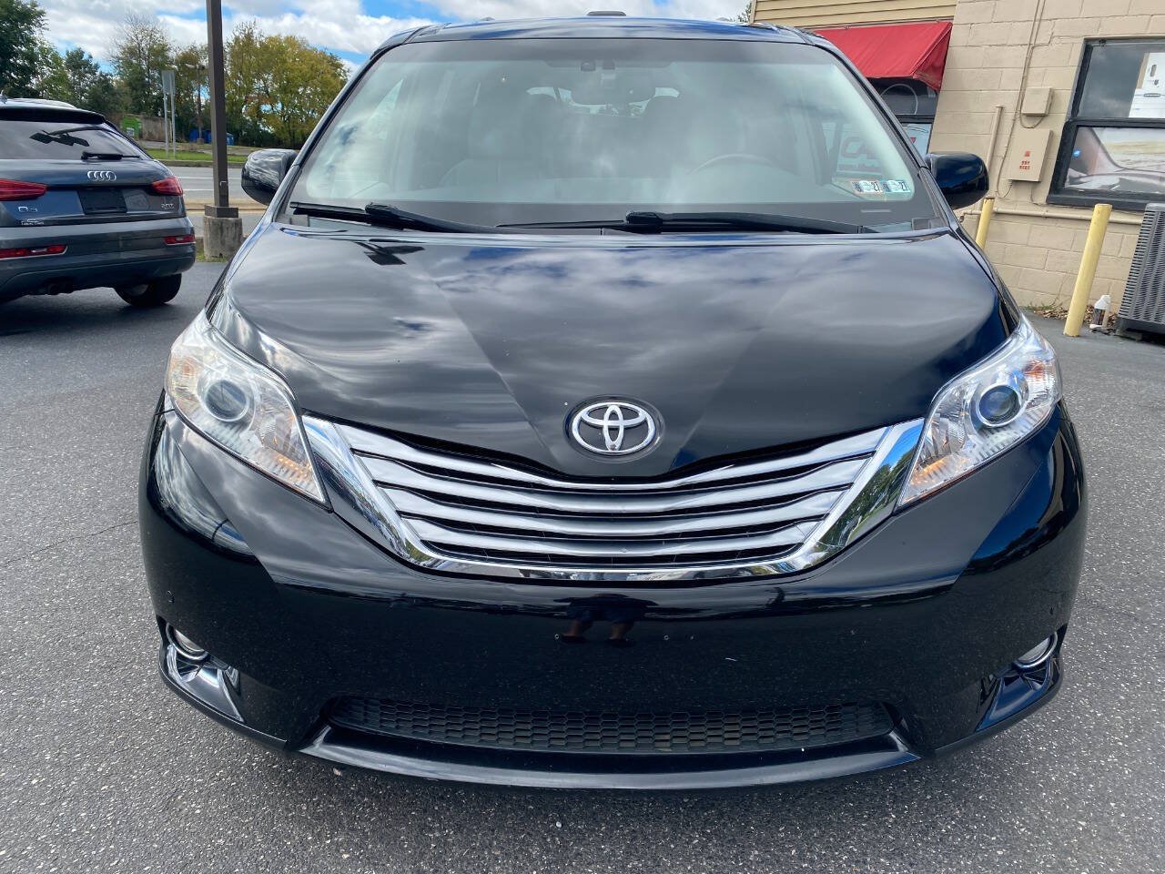 Used 2012 Toyota Sienna Limited w/ Premium Pkg AWD/4WD image 8
