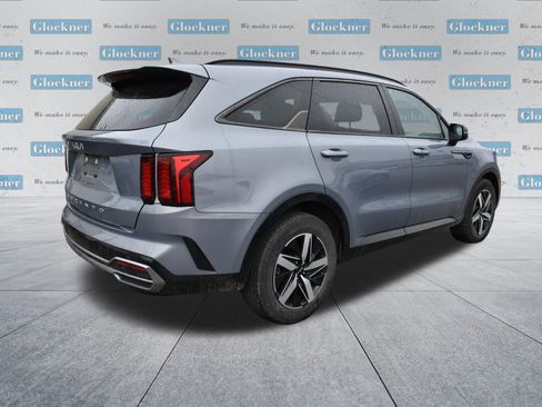 Used 2022 Kia Sorento S w/ Panoramic Sunroof Package image 4