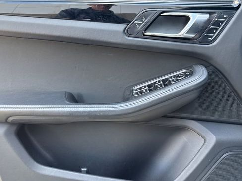 Used 2015 Porsche Macan S image 11