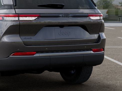 New 2026 Jeep Grand Cherokee Altitude AWD/4WD image 39