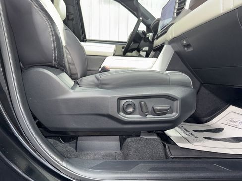 Used 2023 Toyota Tundra Capstone AWD/4WD image 11