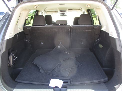 Used 2023 Nissan Rogue SV AWD/4WD image 17