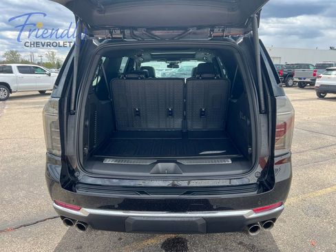 New 2026 Chevrolet Suburban Premier AWD/4WD image 7