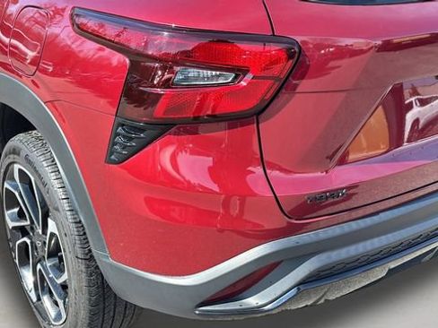 Certified 2024 Chevrolet Trax RS w/ Driver Confidence Package image 25