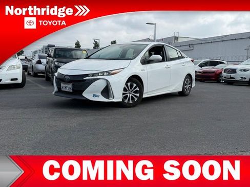 Used 2021 Toyota Prius Prime LE image 2