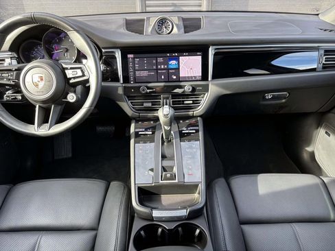 Used 2025 Porsche Macan Turbo image 18