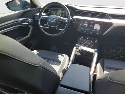 Used 2024 Audi Q8 e-tron Premium Plus AWD/4WD image 11