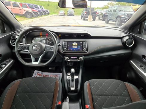 Used 2020 Nissan Kicks SR FWD image 15