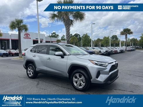 Used 2024 Toyota RAV4 XLE FWD image 1