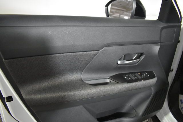 Certified 2026 Nissan Kicks SV w/ SV Premium Package AWD/4WD image 7