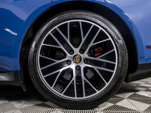 Used 2021 Porsche Taycan 4S w/ Premium Package image 36