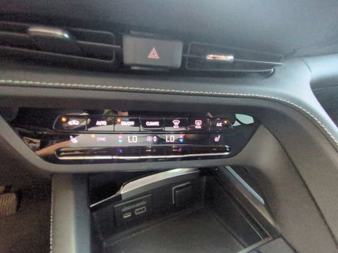 Used 2021 Buick Envision Essence w/ Technology Package I AWD/4WD image 16