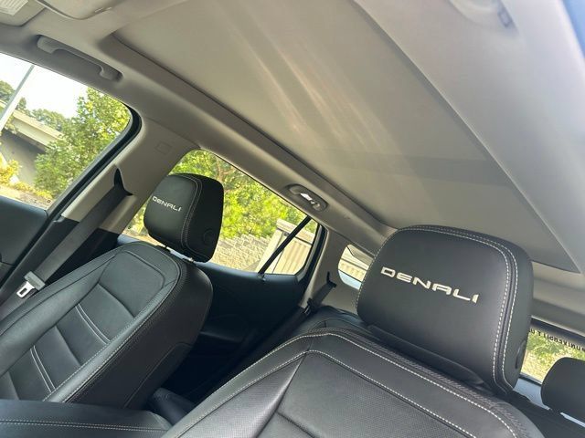 Used 2023 GMC Terrain Denali w/ Black Diamond Edition AWD/4WD image 12