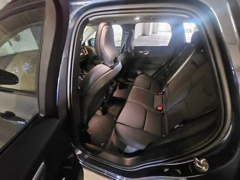 Used 2026 Volvo XC60 B5 Plus w/ Climate Package PRO AWD/4WD image 12