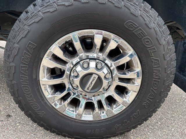 Used 2022 Ford F250 4x4 Crew Cab Super Duty image 13