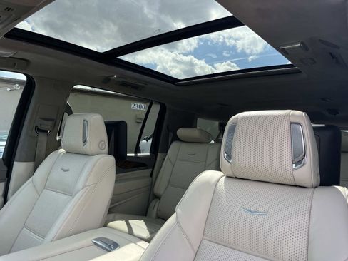 Used 2022 Cadillac Escalade ESV Sport Platinum image 28