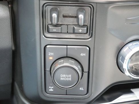 Used 2023 Ford F250 Lariat w/ Lariat Ultimate Package AWD/4WD image 45