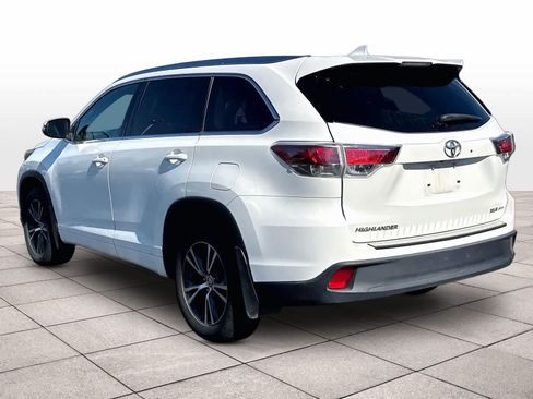Used 2016 Toyota Highlander XLE AWD/4WD image 7