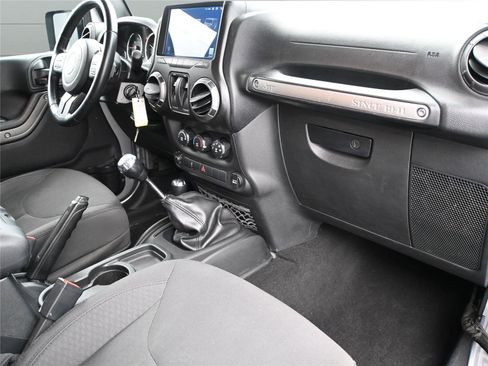 Used 2018 Jeep Wrangler Sport image 20