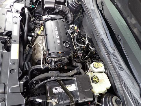 Used 2013 Chevrolet Cruze LS image 11