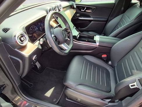 Used 2025 Mercedes-Benz GLC 300 4MATIC image 13