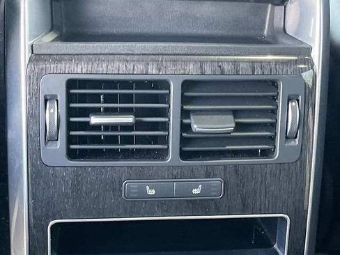 Used 2019 Land Rover Range Rover Sport HSE AWD/4WD image 18