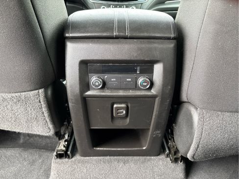 Certified 2023 Chevrolet Traverse LT image 12