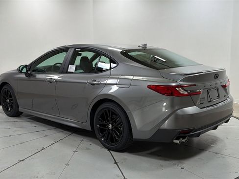 New 2026 Toyota Camry SE image 7