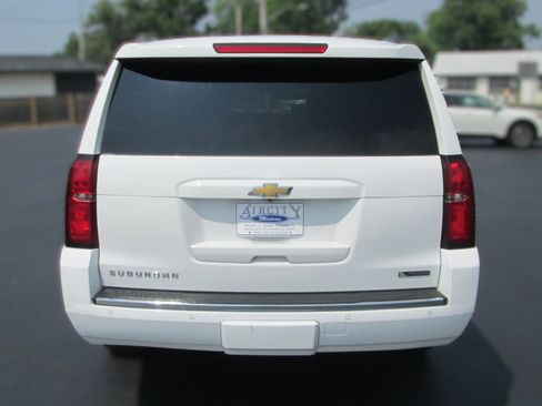 Used 2017 Chevrolet Suburban Premier AWD/4WD image 8