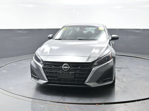 Used 2024 Nissan Altima 2.5 SV FWD image 7