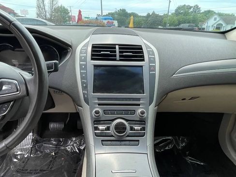Used 2017 Lincoln MKZ Reserve FWD image 21