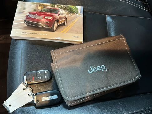 Used 2017 Jeep Grand Cherokee Limited w/ Trailer Tow Group IV image 30