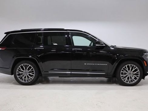 Used 2023 Jeep Grand Cherokee L Summit AWD/4WD image 9