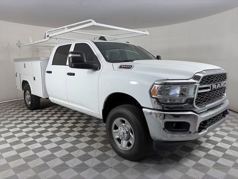 Used 2024 RAM 3500 Tradesman w/ Chrome Appearance Group AWD/4WD image 1