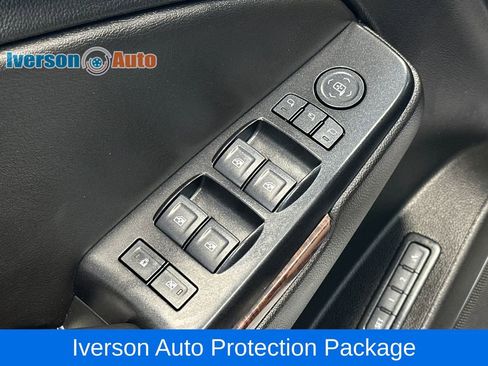 Used 2018 GMC Yukon XL SLT w/ Open Road Package AWD/4WD image 17