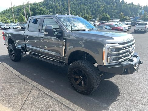 Used 2023 Ford F350 Lariat w/ Tow Technology Package AWD/4WD image 4