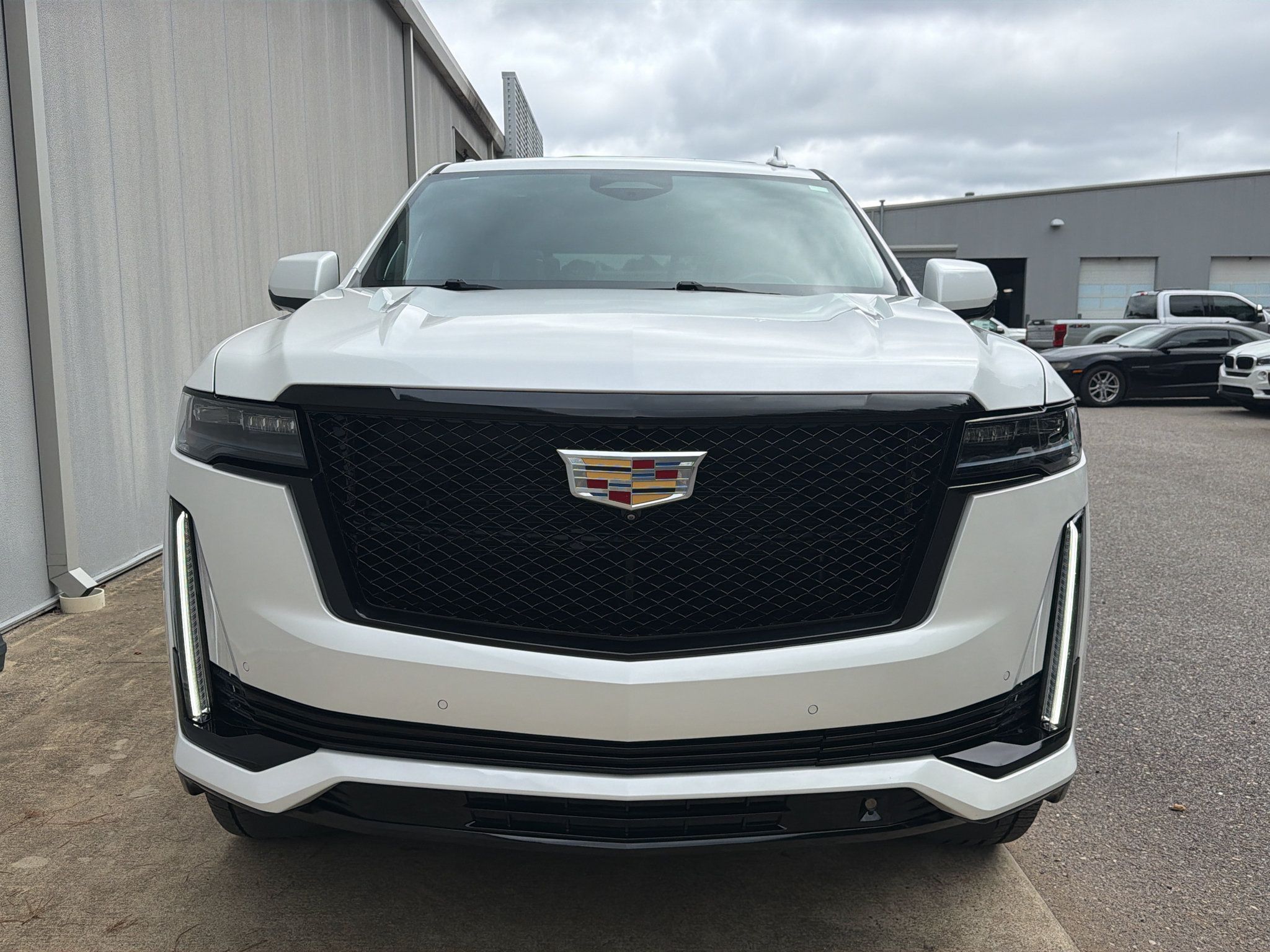 Used 2022 Cadillac Escalade Sport Platinum w/ Heavy-Duty Trailer Package AWD/4WD image 8