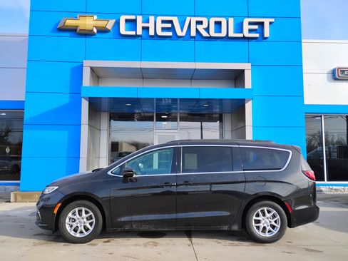 Used 2022 Chrysler Pacifica Touring-L image 30