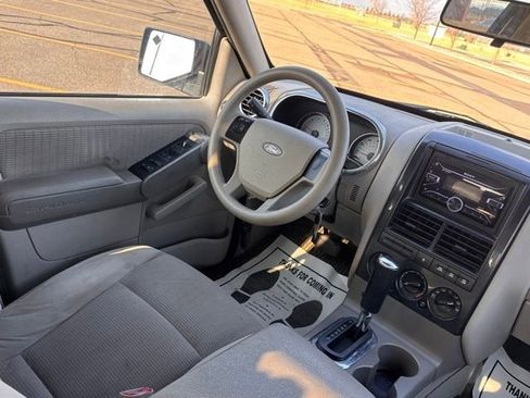 Used 2007 Ford Explorer Sport Trac XLT AWD/4WD image 14
