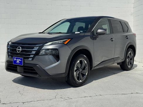 Used 2025 Nissan Rogue SV FWD image 9