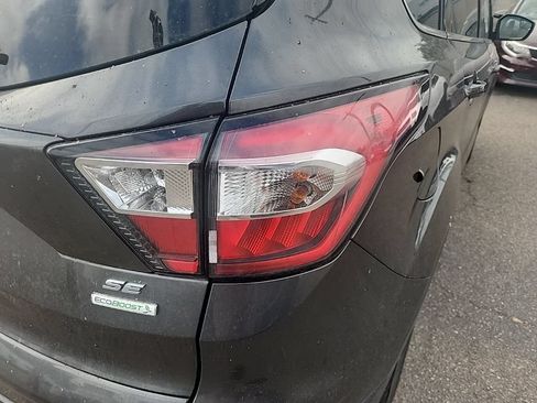 Used 2018 Ford Escape SE FWD image 13