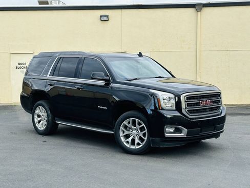 Used 2017 GMC Yukon SLE w/ SLE Value Package AWD/4WD image 2