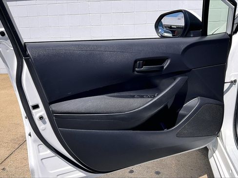 Used 2022 Toyota Corolla LE FWD image 26