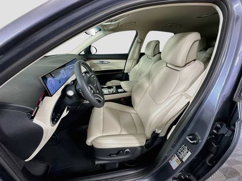 New 2027 Genesis GV70 2.5T AWD/4WD image 16