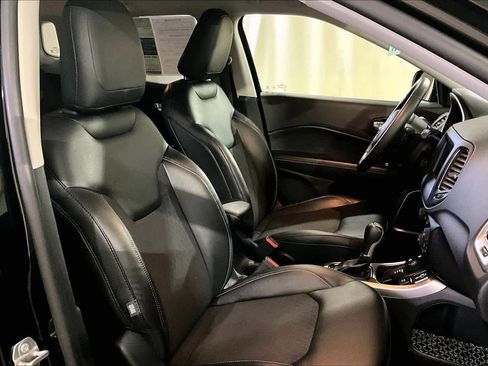 Used 2018 Jeep Compass Latitude w/ Popular Equipment Group image 7