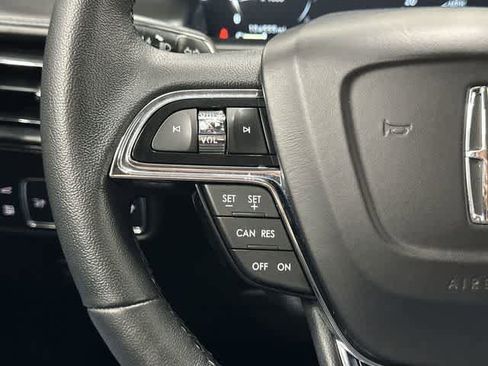 Used 2022 Lincoln Nautilus FWD image 17